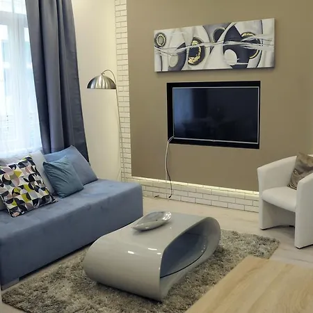 Local Chain Bridge Apartment Budapest