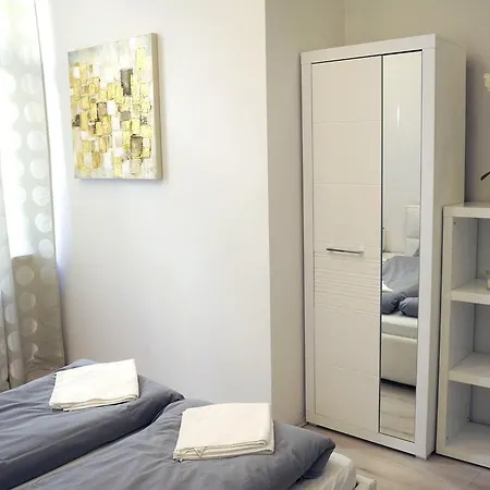 Local Chain Bridge Apartment Budapest