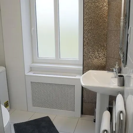 Local Chain Bridge Apartment Budapest